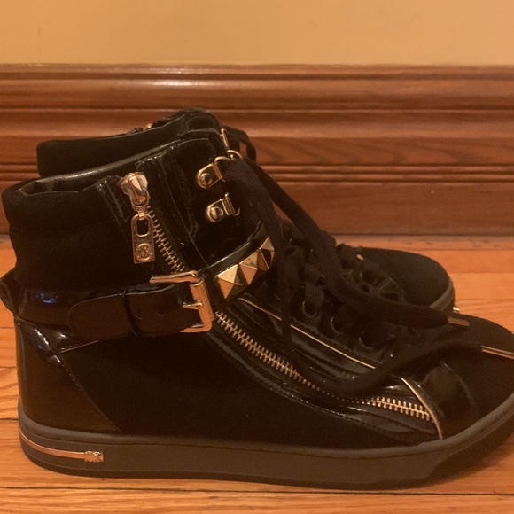 COPY - MK Black & Gold Sneakers - Picture 4 of 4